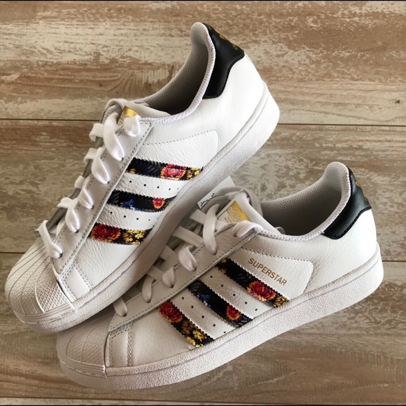 NWT Adidas Superstar Originals Women’s Shoes - Picture 7 of 8